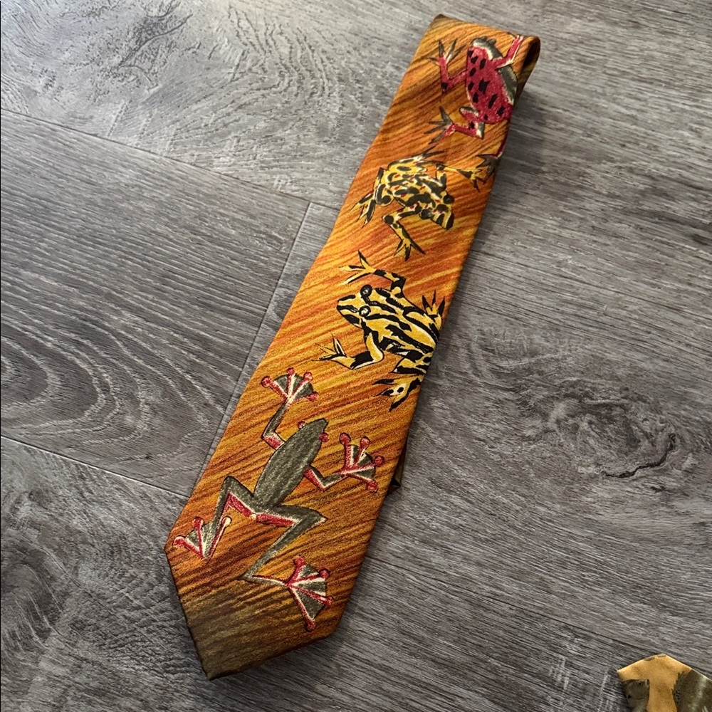 Colorful Frog Patterned Tie